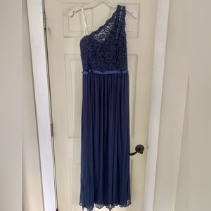 David’s bridal formal dress. Size 6 and navy blue